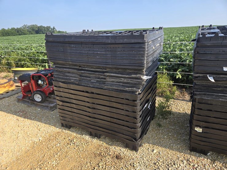 #3875-•-(10)-40"-x-56"-fold-down-storage-totes-image-1