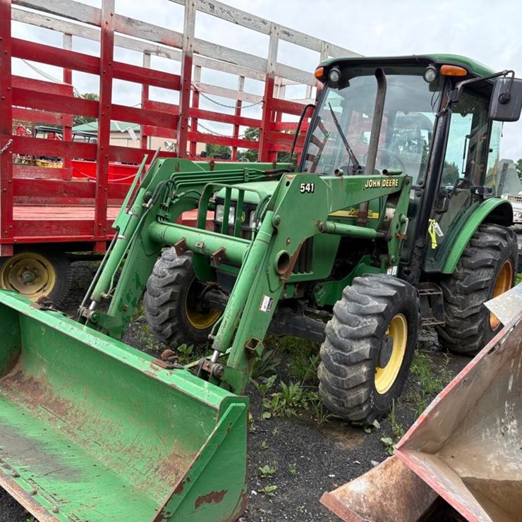 JOHN DEERE 5520
