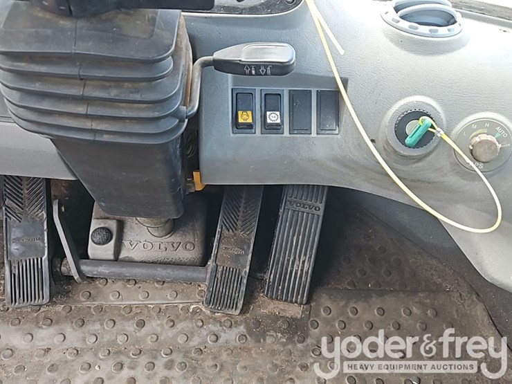 2005-volvo-l90e-image-25