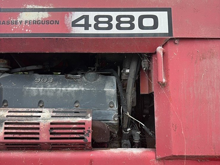 massey-ferguson-4880-image-17