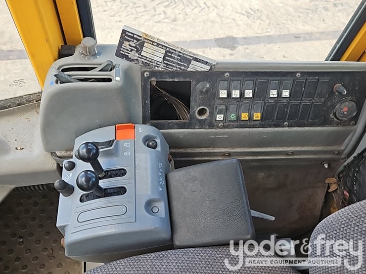 2005-volvo-l90e-image-24