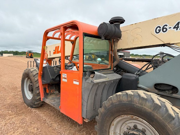 2004-jlg-g6-42a-image-13