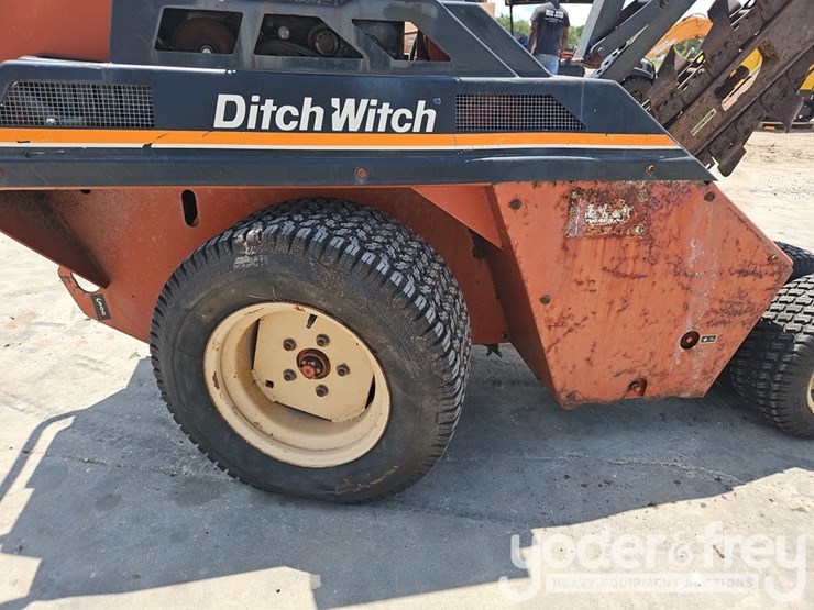 ditch-witch-1820he-image-7