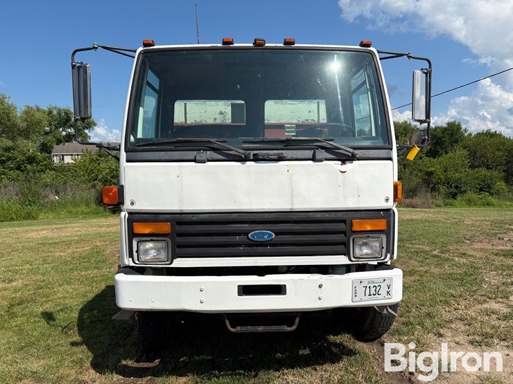 1990-ford-cargo-image-2