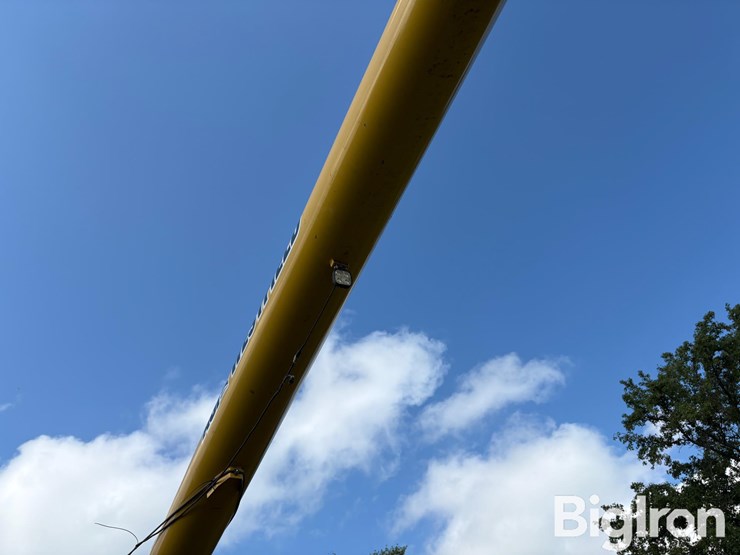 agi-westfield-mkx-13-74-13"x74'-swing-away-auger-image-16