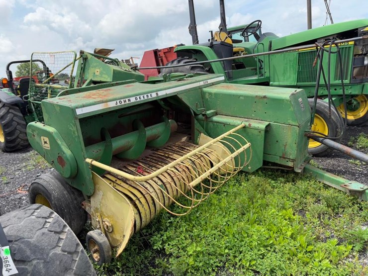 john-deere-336-image-1