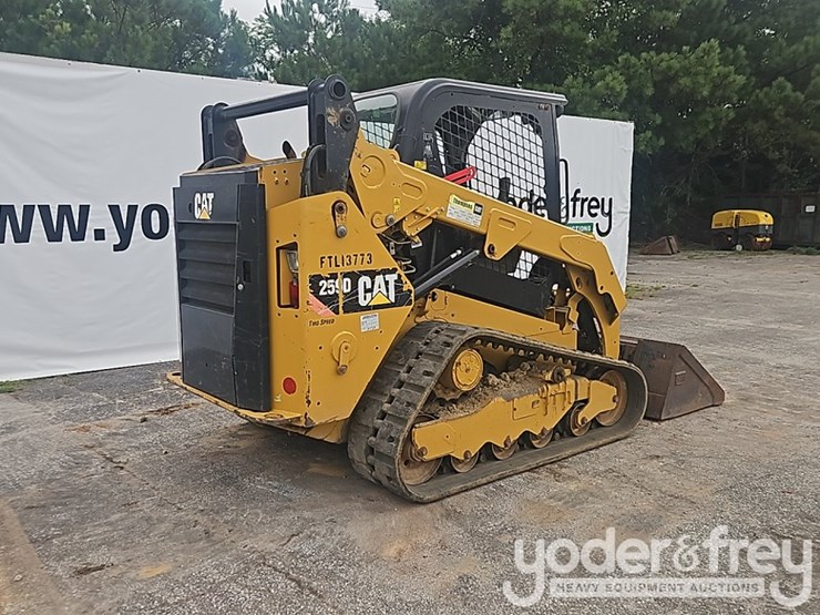2017-caterpillar-259d-image-5