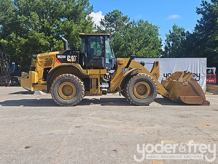 2021-caterpillar-962m-image-6