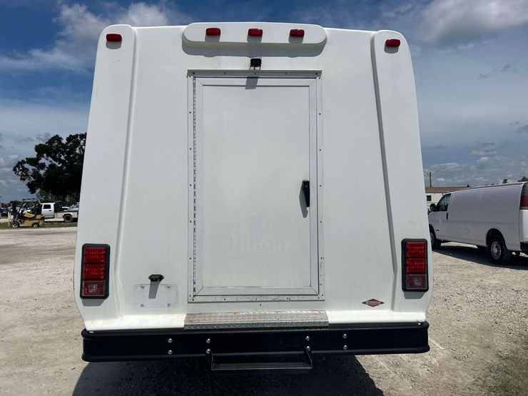 2019-ford-e450-image-28