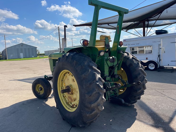 john-deere-3020-image-3