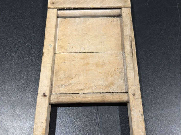 antique-laundry-tools-image-25