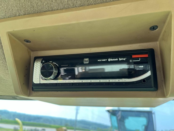 john-deere-8410-image-25
