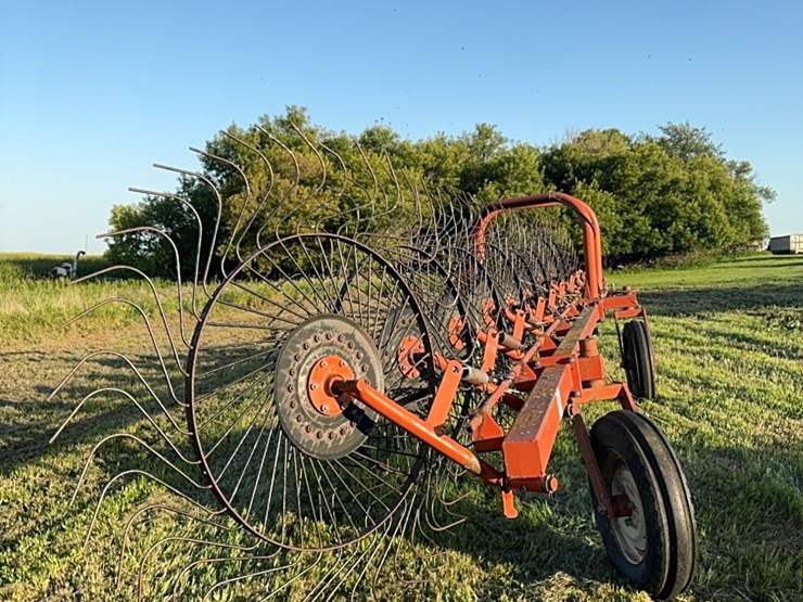 9-wheel-hay-rake-image-3