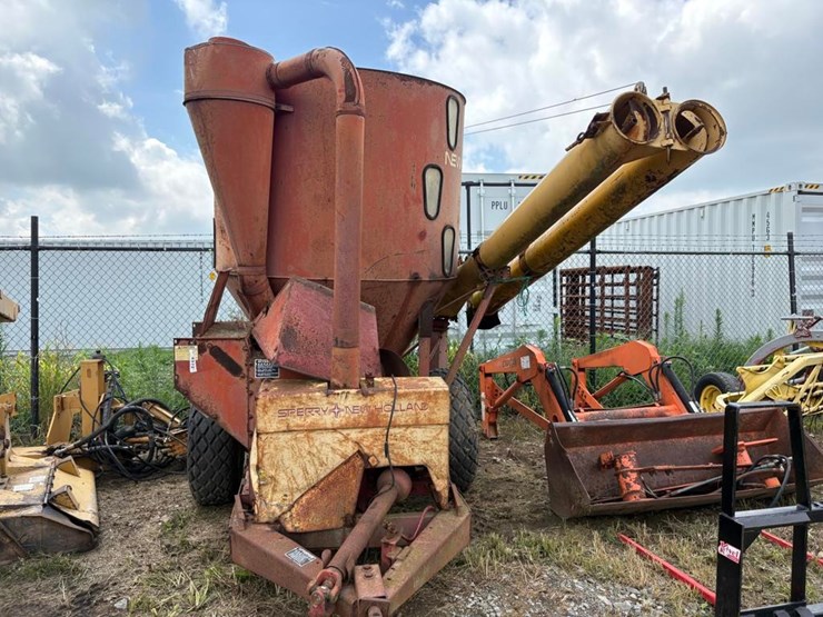 new-holland-355-image-3