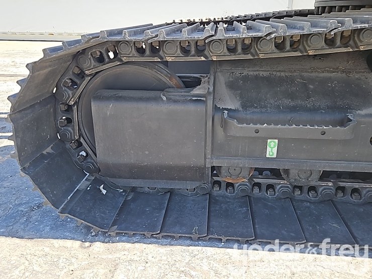 2021-caterpillar-320-image-22