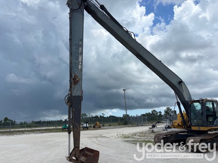 2011-deere-250g-lc-image-8