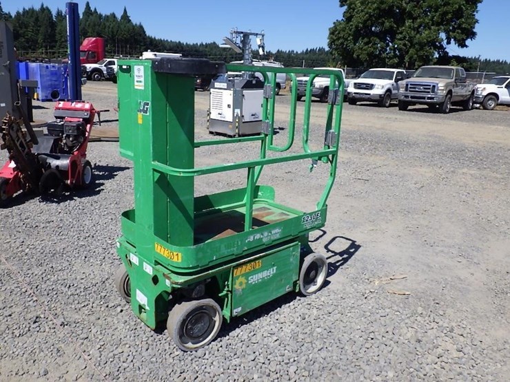 2015-jlg-1230es-image-1