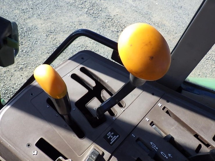 john-deere-6415-image-27