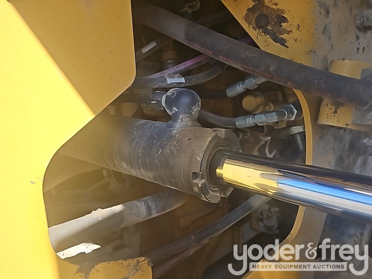 2021-caterpillar-962m-image-21