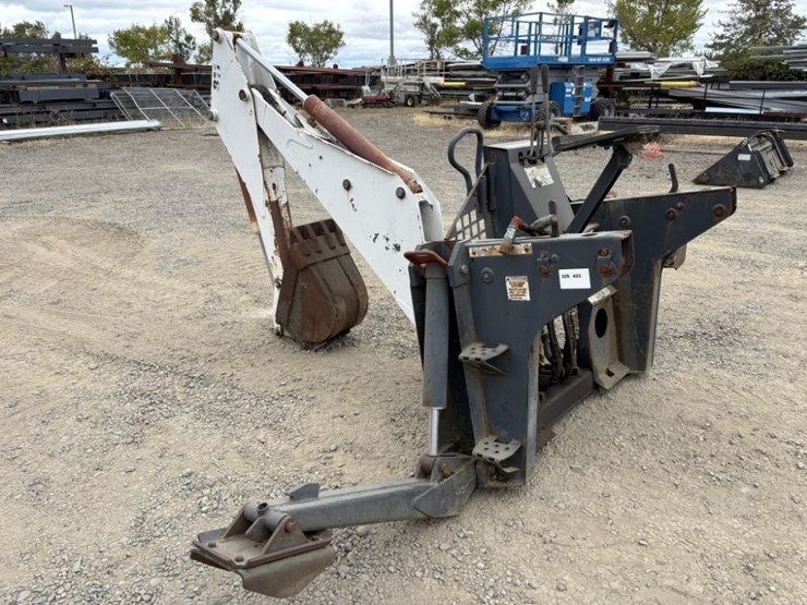 bobcat-811-backhoe-attachment-image-2