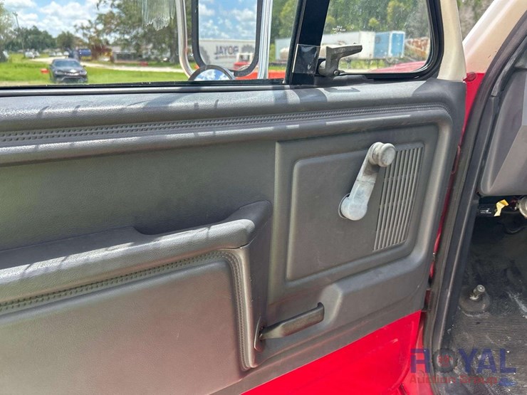 1993-ford-f700-image-9