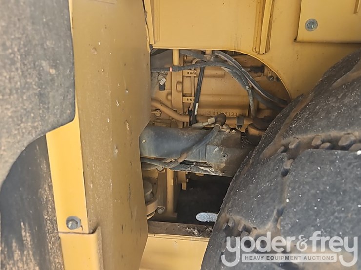 2021-caterpillar-962m-image-38