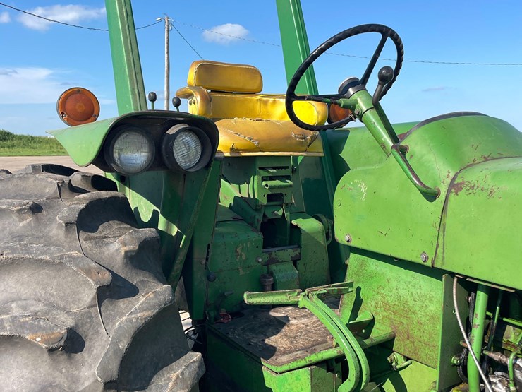 john-deere-3020-image-18