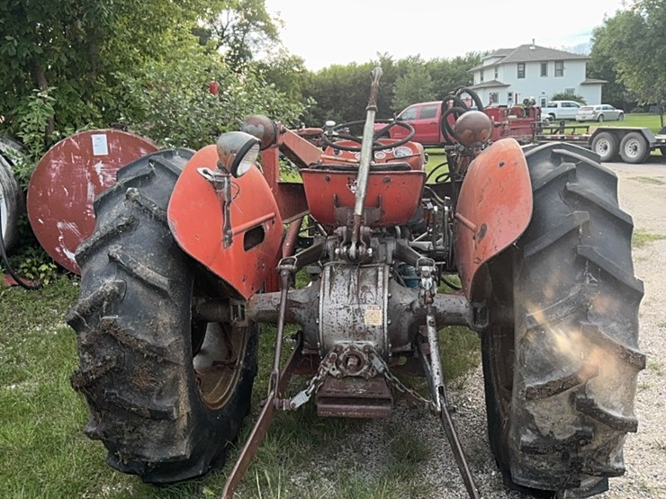 massey-ferguson-135-image-8