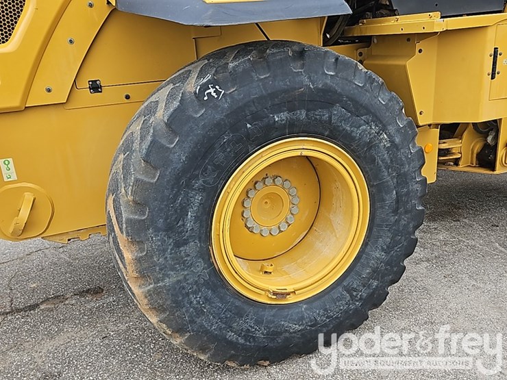 2015-caterpillar-926m-image-13