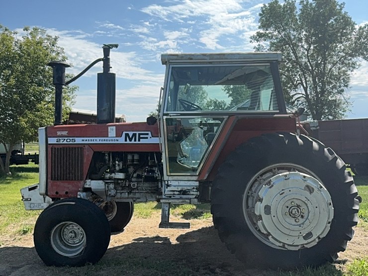 massey-ferguson-2705-image-18