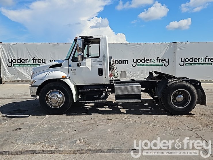 2006-international-durastar-4300-image-2