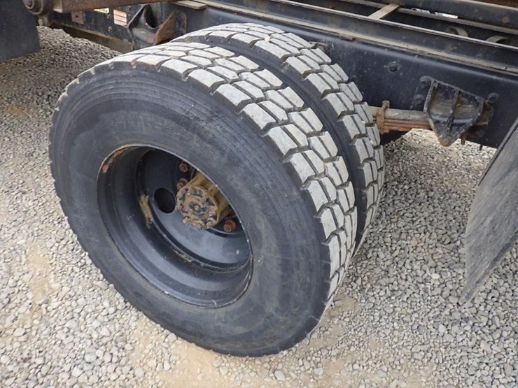 2013-ford-f750-image-35