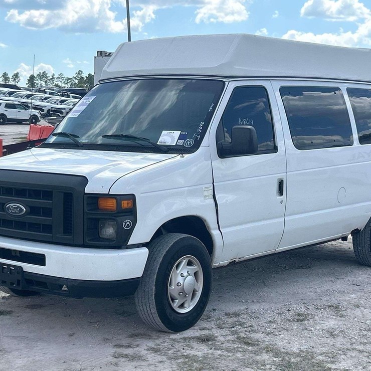 2012 FORD E150