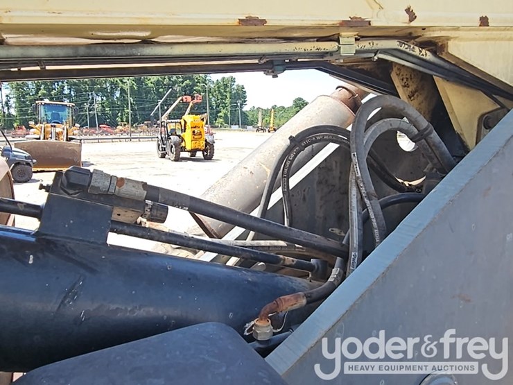 2012-jlg-g9-43a-image-23