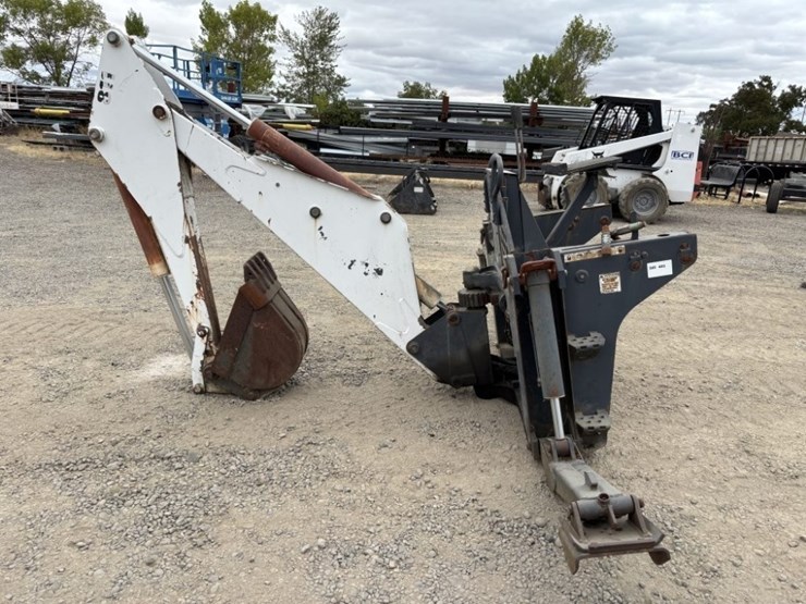 bobcat-811-backhoe-attachment-image-8