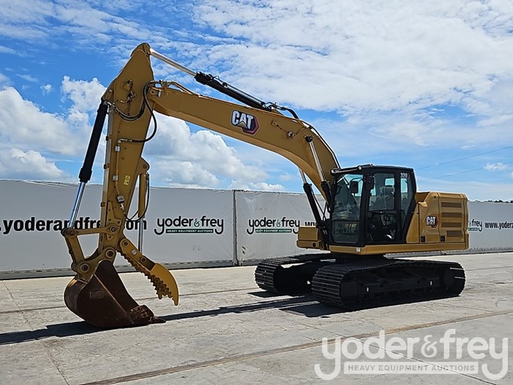 2021-caterpillar-320-image-1