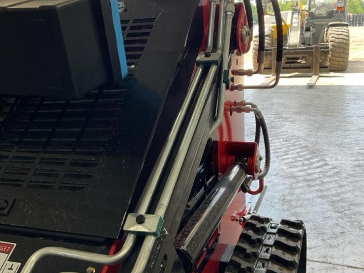#1011-•-unused-future-ft380r-mini-skid-steer-image-14