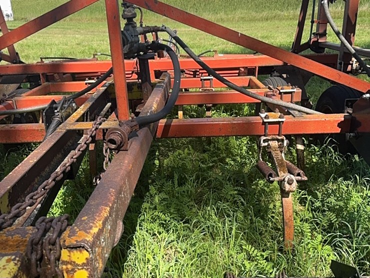 37’-wil-rich-chisel-plow-w/-complete-walking-tandems-and-3-bar-summers-harrow-￼-image-24