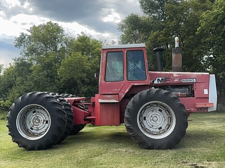 massey-ferguson-4880-image-1