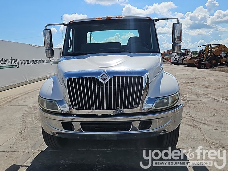 2006-international-durastar-4300-image-9