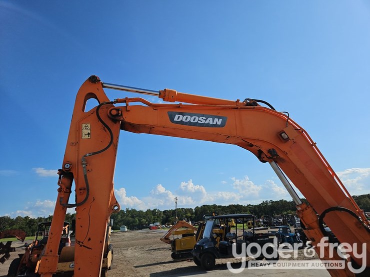2019-doosan-dx85r-3-image-18