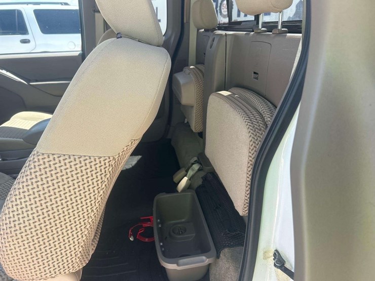 2017-nissan-frontier-image-16