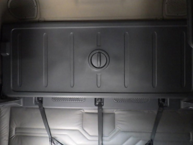 2016-freightliner-cascadia-113-image-33