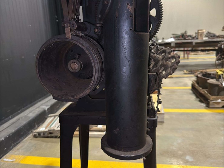 circular-knitting-machine-image-52