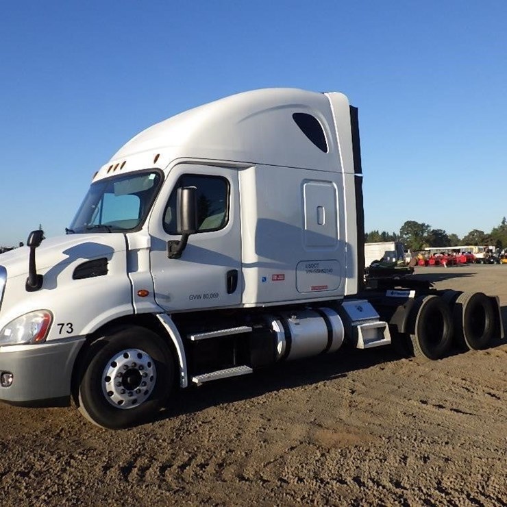 2016 FREIGHTLINER CASCADIA 113