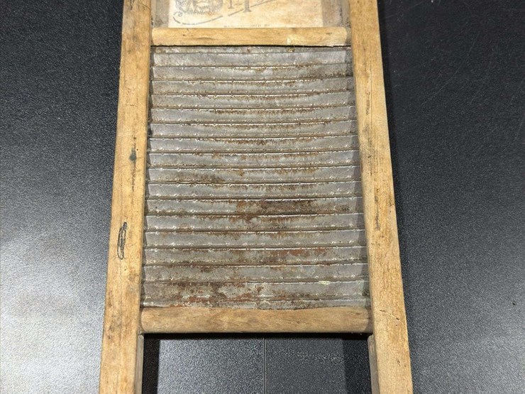 antique-laundry-tools-image-23