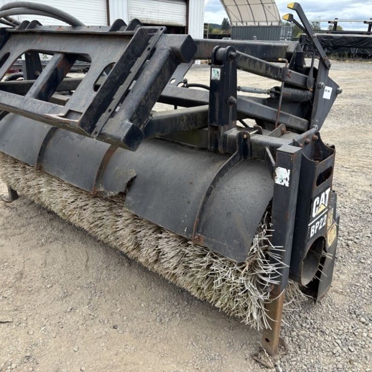 Caterpillar BP22 Pickup Broom