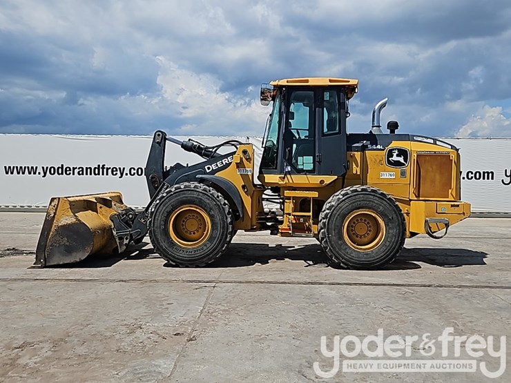 2019-deere-544l-image-2