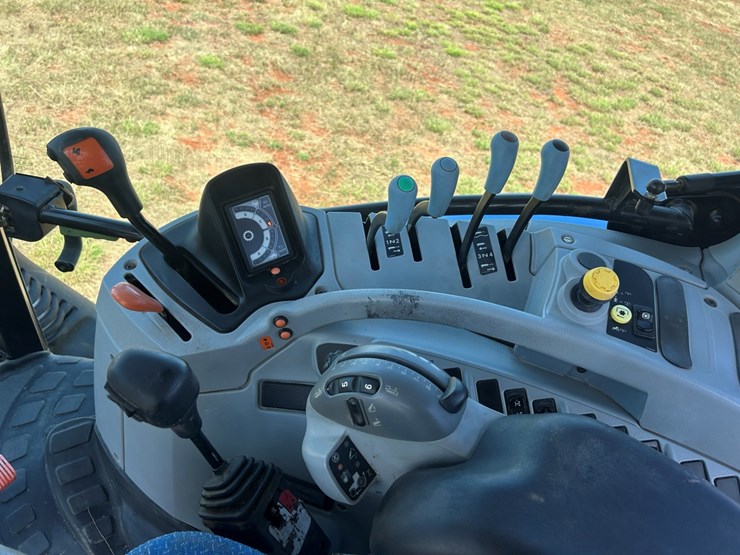 2014-new-holland-t6.175-image-23