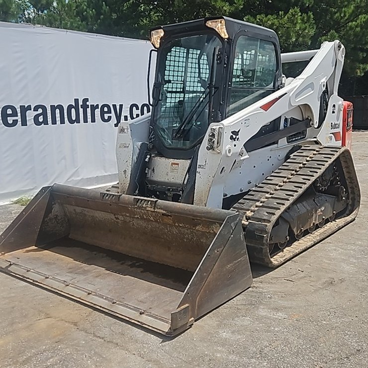 2023 BOBCAT T870